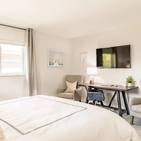 Naples Beach Retreat Bike To Beach! 4 Bed 2 Bath Exterior photo