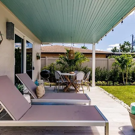 Naples Beach Retreat Bike To Beach! 4 Bed 2 Bath Exterior photo